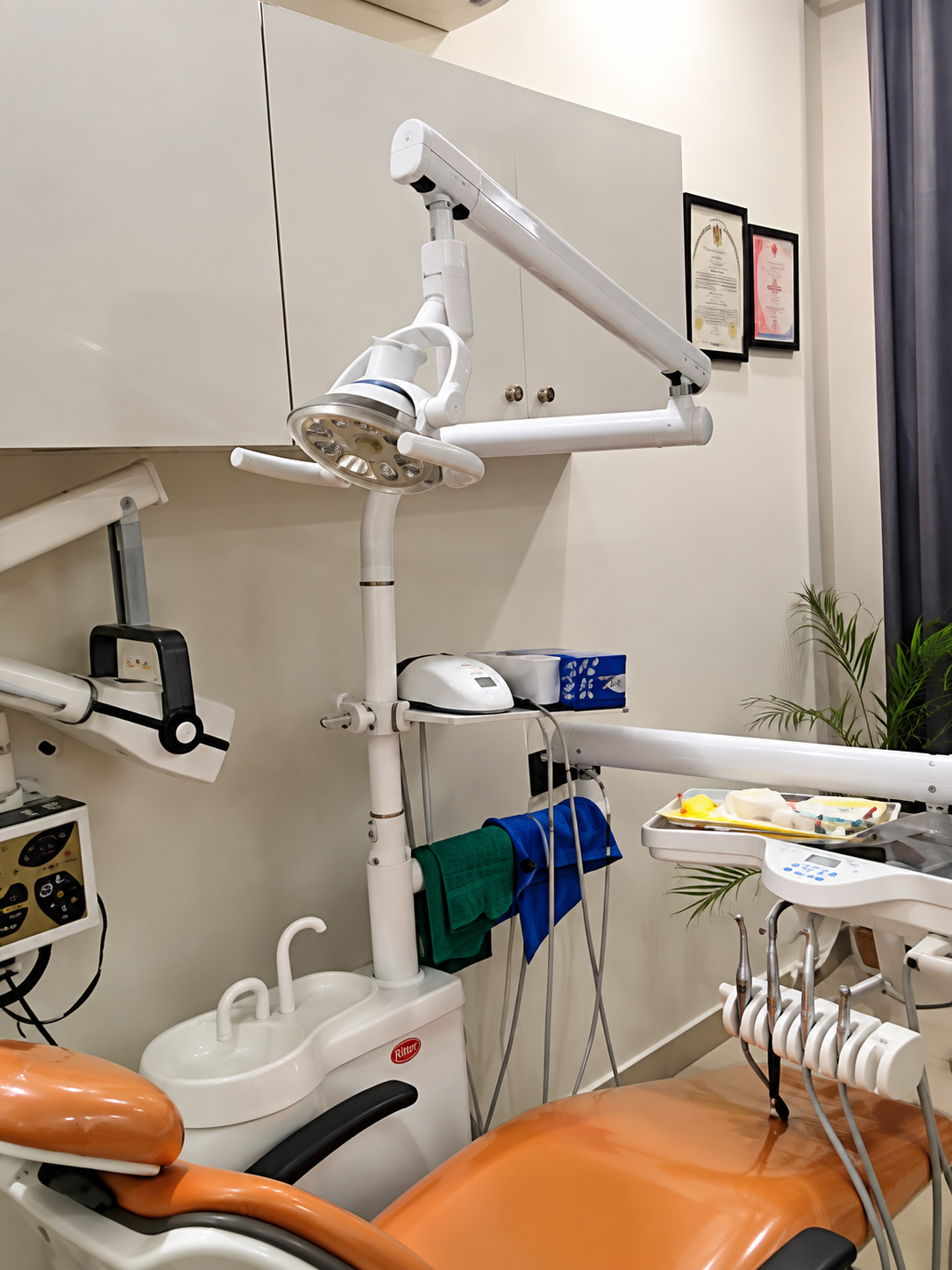 Dr. Savita Multispeciality Dental Clinic interior photo 2