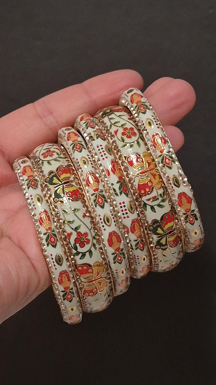Hand Painted Lac Bangles